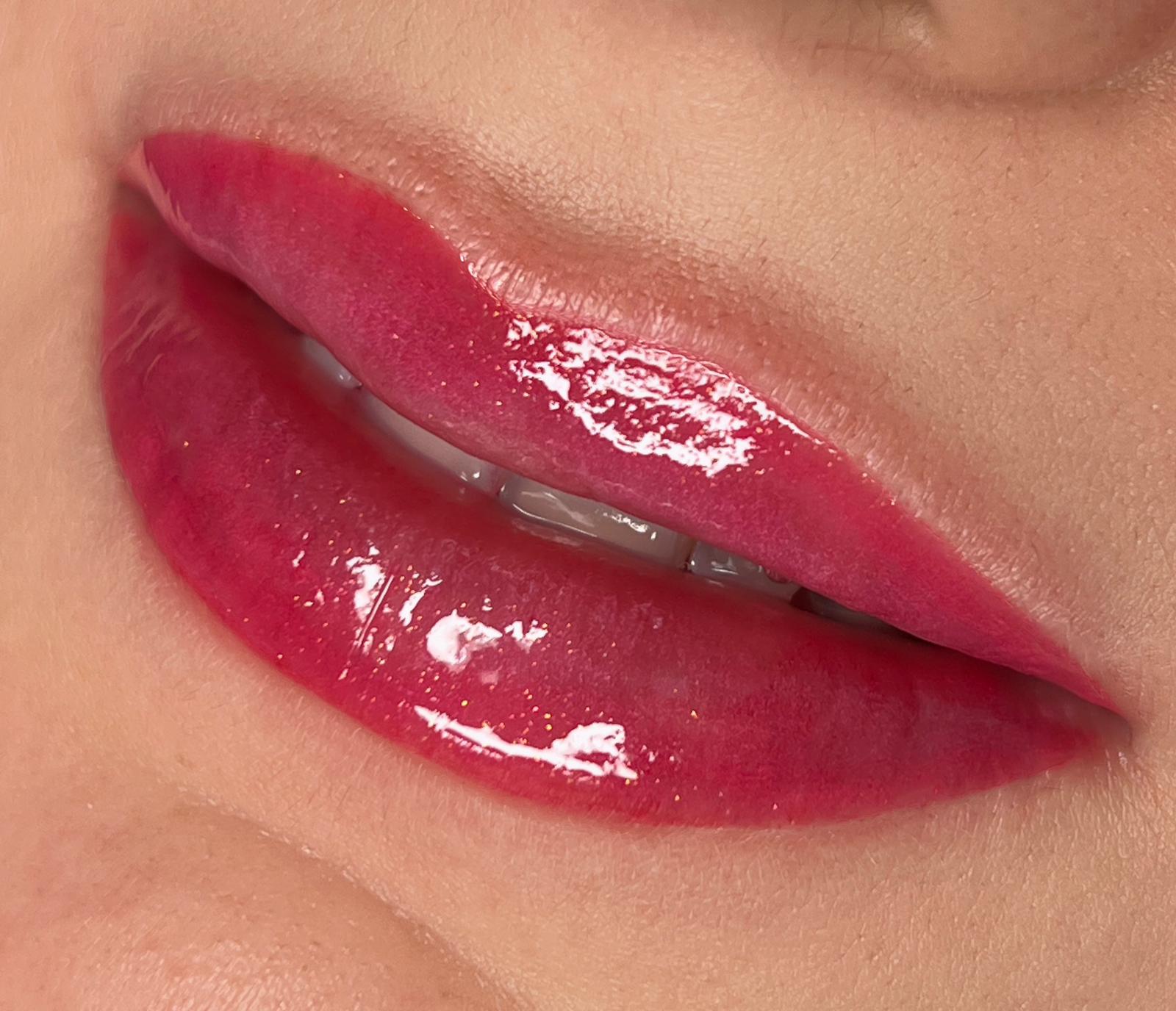 Berry Lips PMU Behandlung